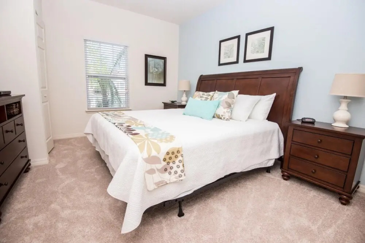 September Special at WL 3 Bed - 9-8972