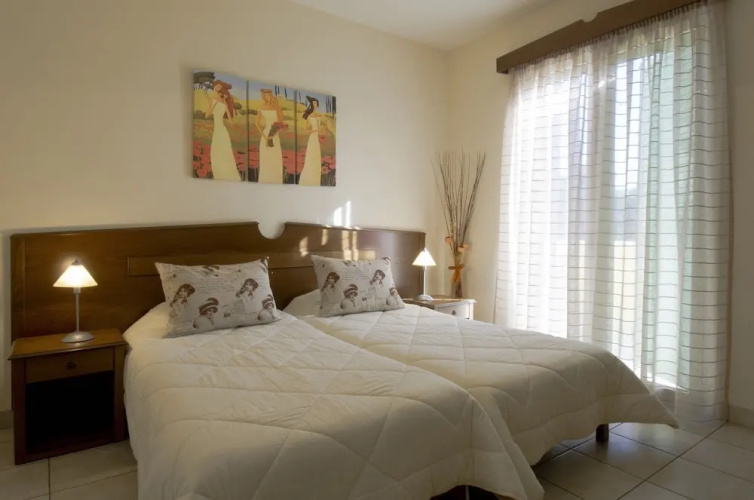 Makis Inn Resort