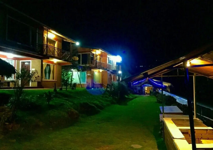 De Rock Jungle Living Resort