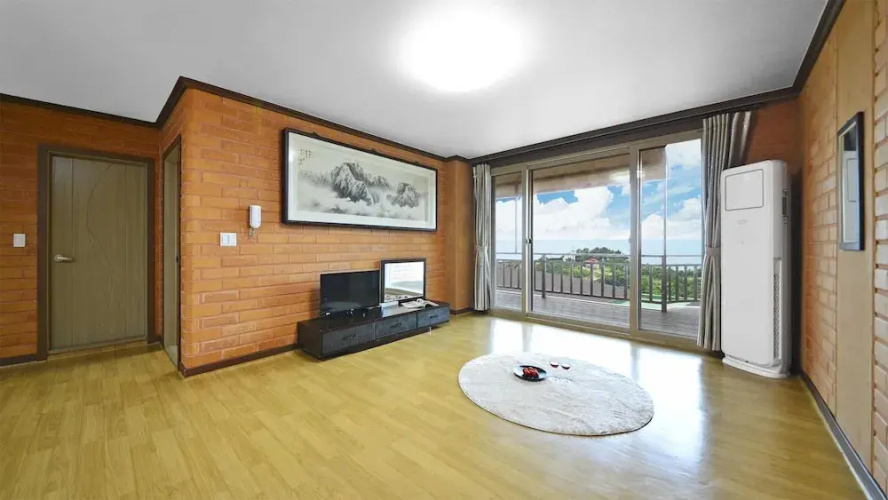 Yeosu Hwangto Pension