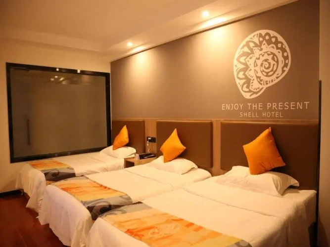 Standard Triple room