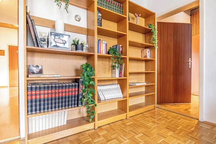 Vienna Spacious 2BR Apt Long Stay