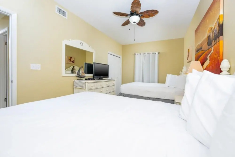 Phoenix Vi 61403 3 Bedroom Condo