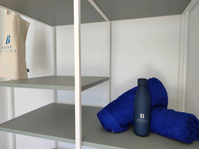 Deluxe Double room with partial ocean view