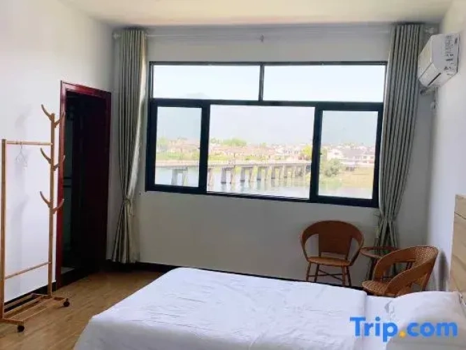 Standard room with river view