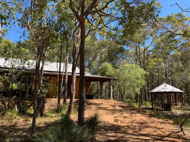 2 Bedrooms Cottage