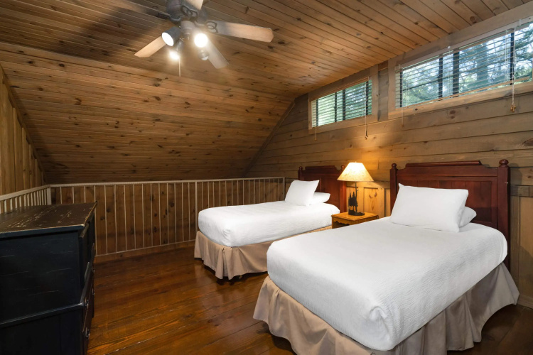 Lodges At Maple Creek Cond