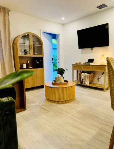 Casa Tropica Escape 2BR Near Beach & Airport