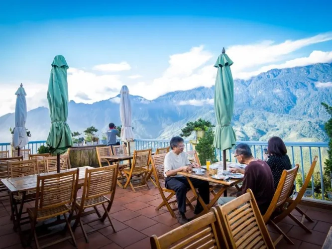 Deluxe Double room with balcony and with mountain view
