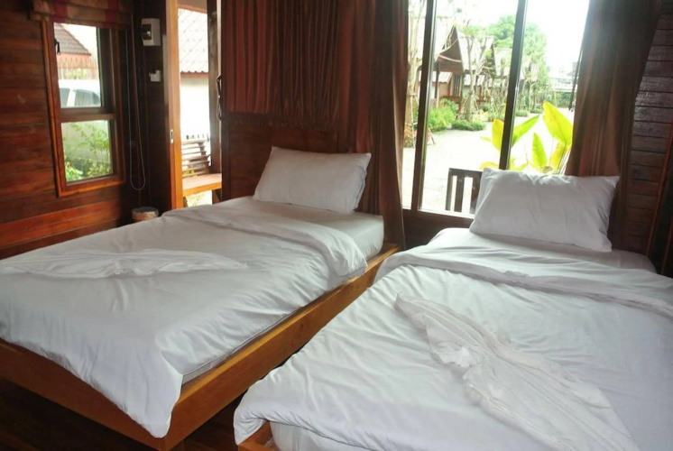 Ruenthong Resort Surat Thani