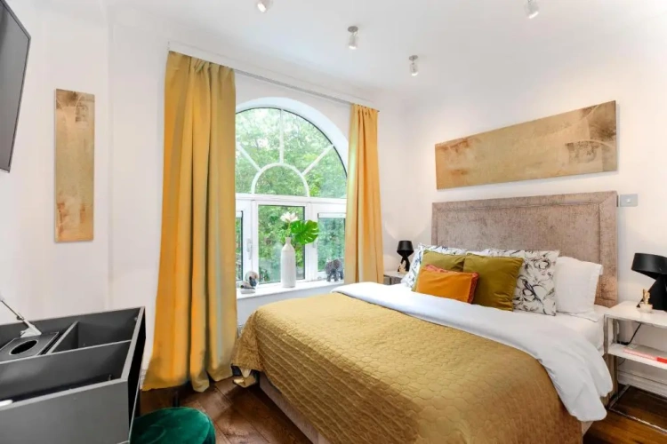3 Bedrooms Apartment