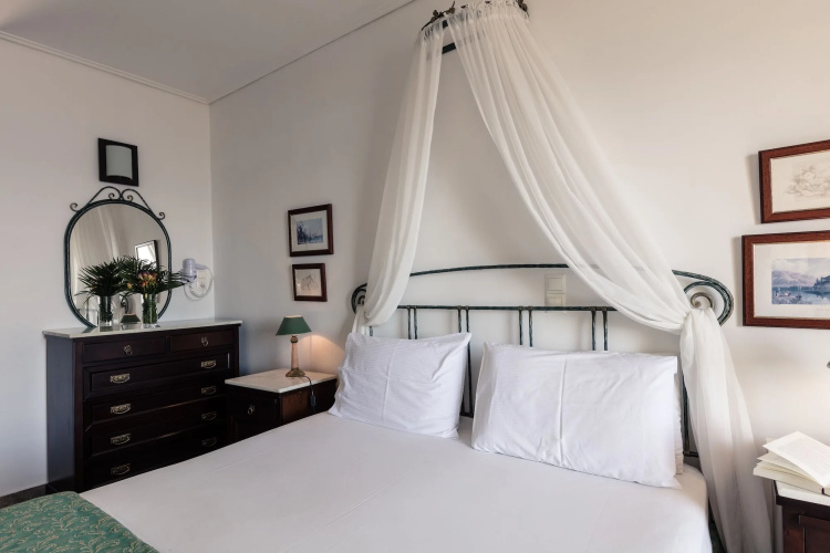 Dionysos Hotel