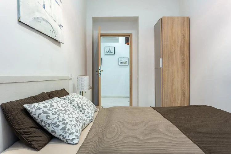 Goldcentral Apartment Dob