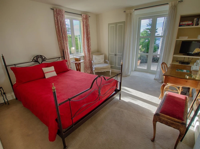 Le Petit Hotel
