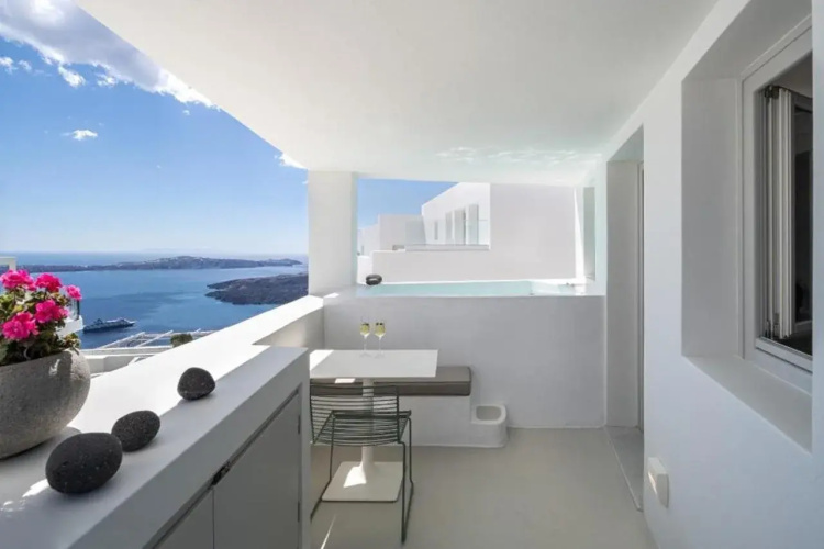 Akra Suites & Spa