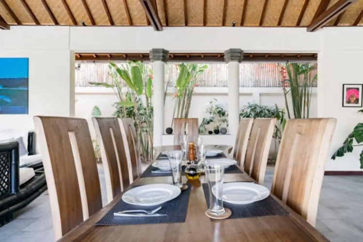 3 Bedrooms Luxury Villa