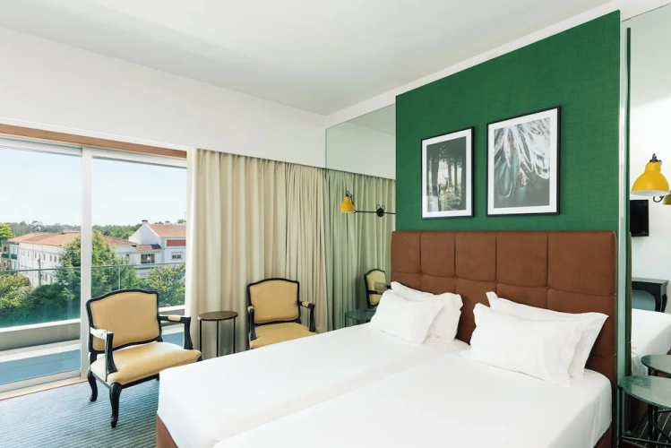 Standard Twin room with balcony