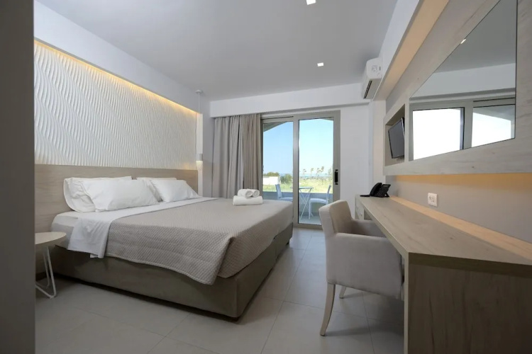 Mythos Suites Hotel
