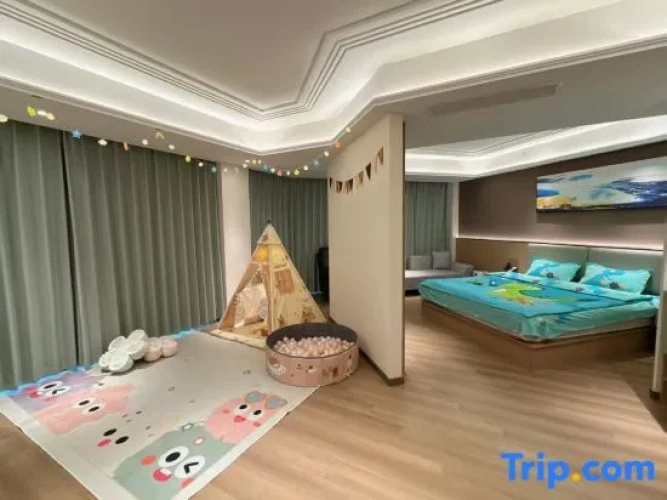 Deluxe Family Suite