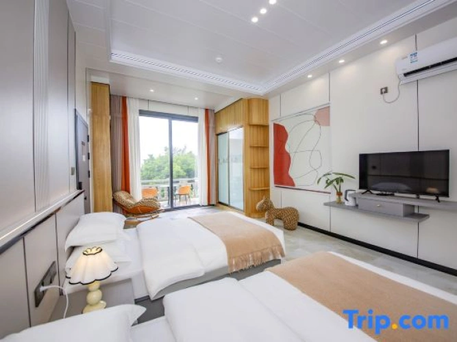 Standard Twin room with balcony