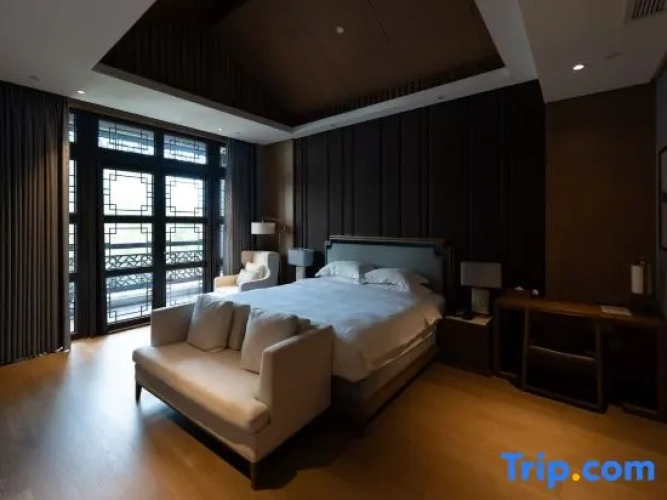 Double Suite with courtyard view