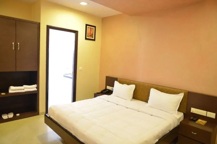 Royal View Hotel