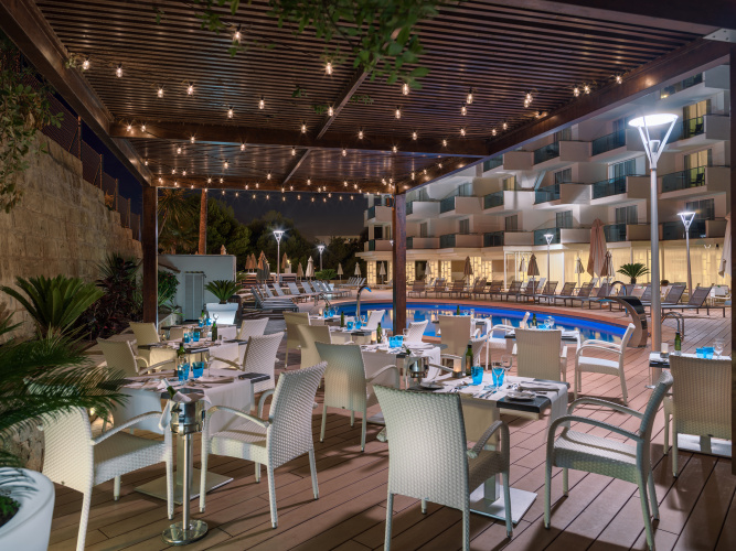 Boutique Hotel H10 Blue Mar - Adults Only photo 18