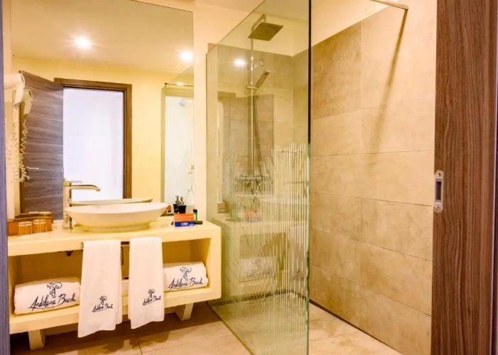 Standard Triple room with garden view