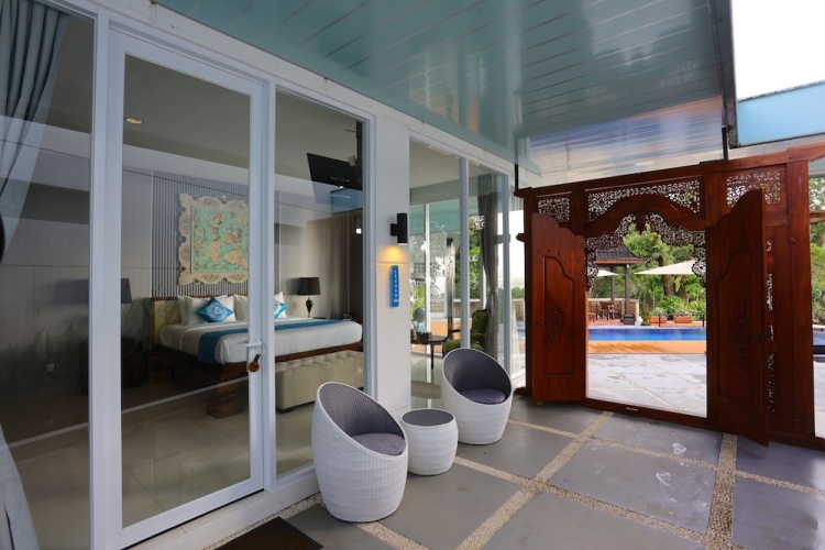 Executive Double room with pool view