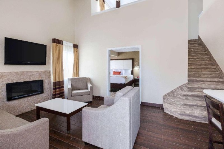2 Bedrooms Quadruple Suite