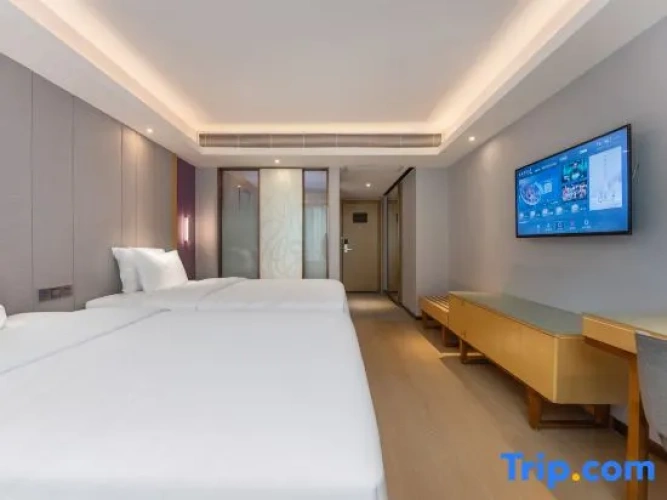 Deluxe Double room with street view