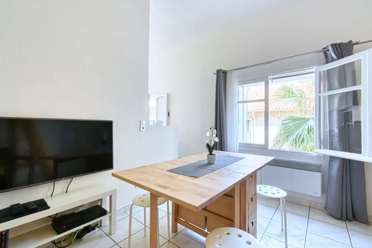 Chic Minimalist Studio - 2 Mins Walk From Palais!