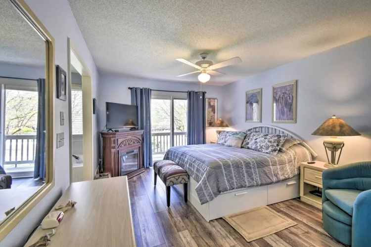 Home w/ Deck in Corolla Light: Walk to Beach!