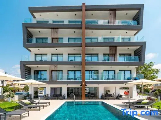 Waterside Sea View Apartments