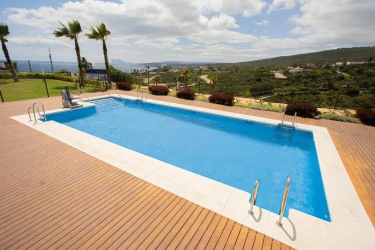 3 Bedrooms Apartment