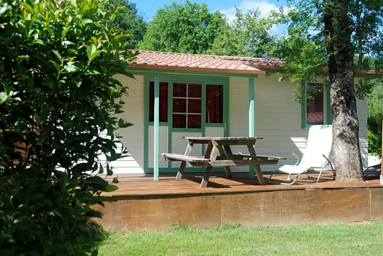 2 Bedrooms Chalet