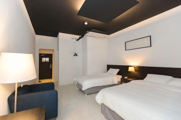Canvas Black Guesthouse