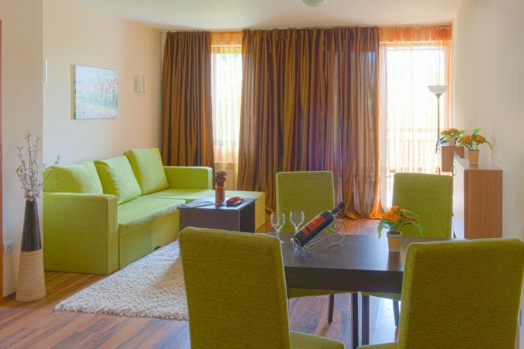1 Bedroom Apartment