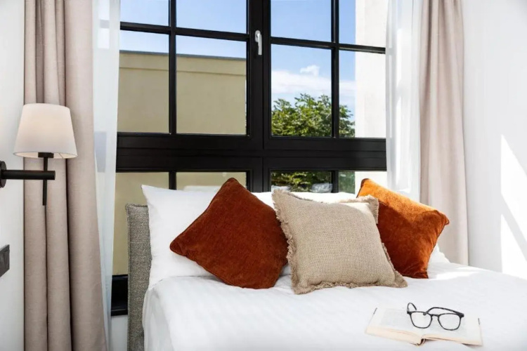 H11 Aparthotel
