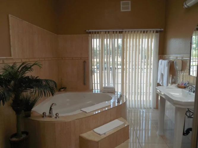 2 Bedrooms Suite with balcony