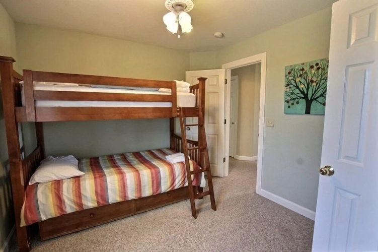 1305 Sea Biscuit 4 Min Walk to Beach