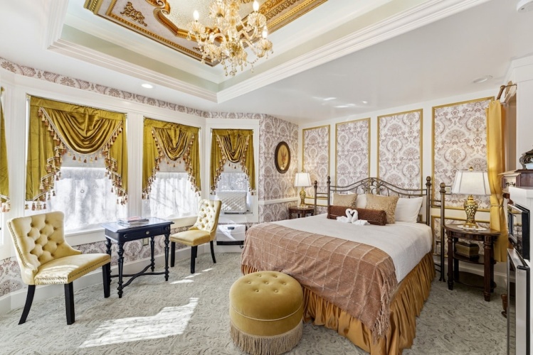 Grand room