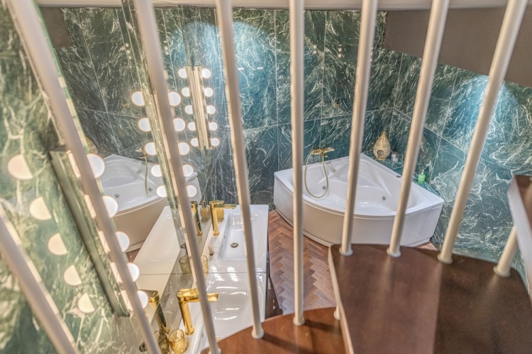 Deluxe Apartment