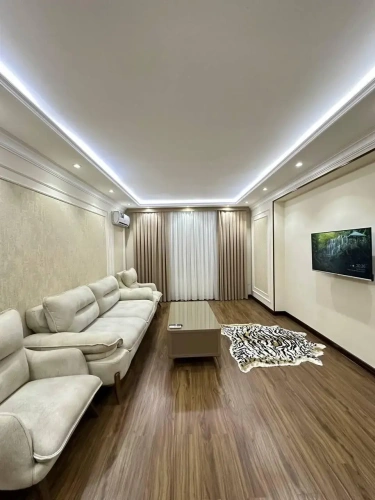 3 Bedrooms Apartment