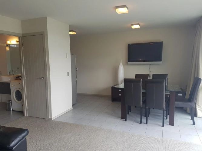 300 Lake Terrace C4