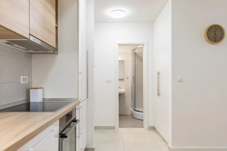 Apartment Diva, a nice condo with free parking
