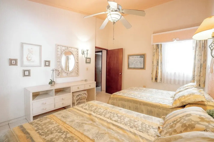 Playa Azul Apt with Sea views & Pool