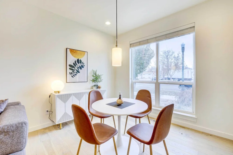 Beautiful Townhome - Steps to Downtown Boise!
