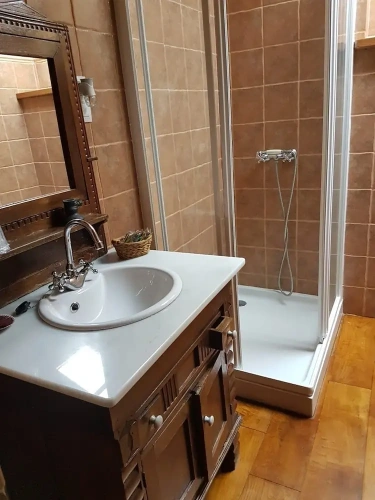 3 Bedrooms Cottage