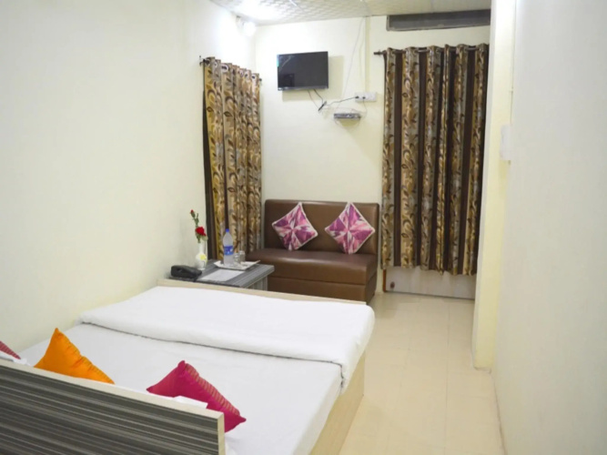 Hotel Dhingra Residency